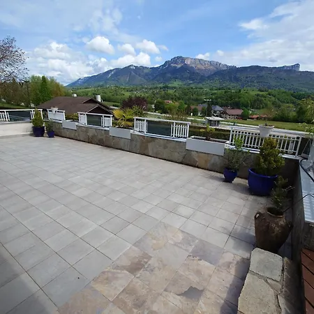 Large With Pool And Views, Closeby Annecy Lake Argonay